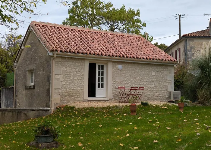 Du Moulin De La Motte Lignieres-Ambleville